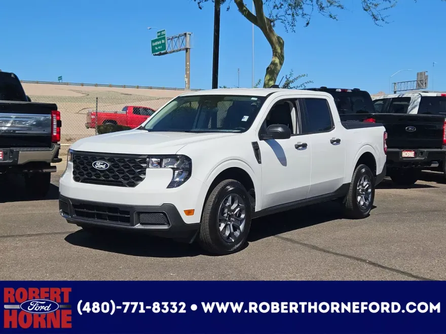 2025 Ford Maverick XLT photo 1