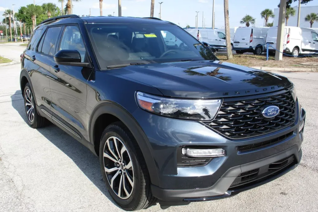 2024 Ford Explorer ST-Line photo 1