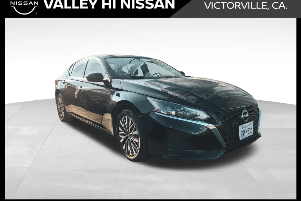 2023 Nissan Altima 2.5 SV photo 1