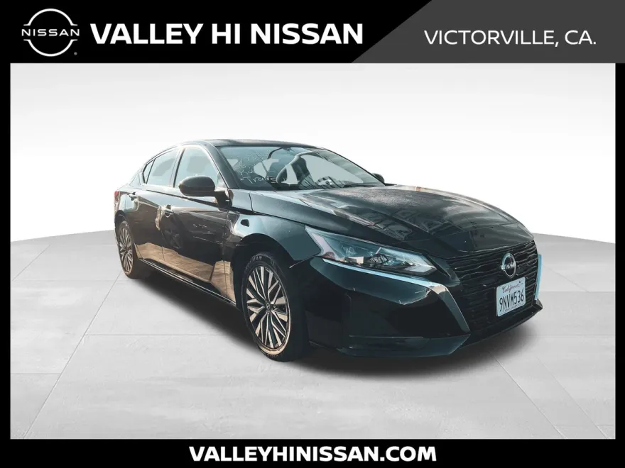 2023 Nissan Altima 2.5 SV photo 1