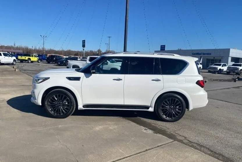 2023 Infiniti QX80 Premium Select photo 1
