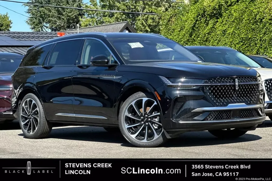 2024 Lincoln Nautilus Black Label photo 1