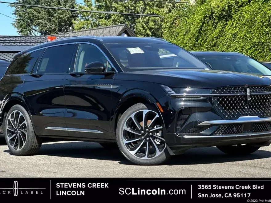2024 Lincoln Nautilus Black Label photo 1