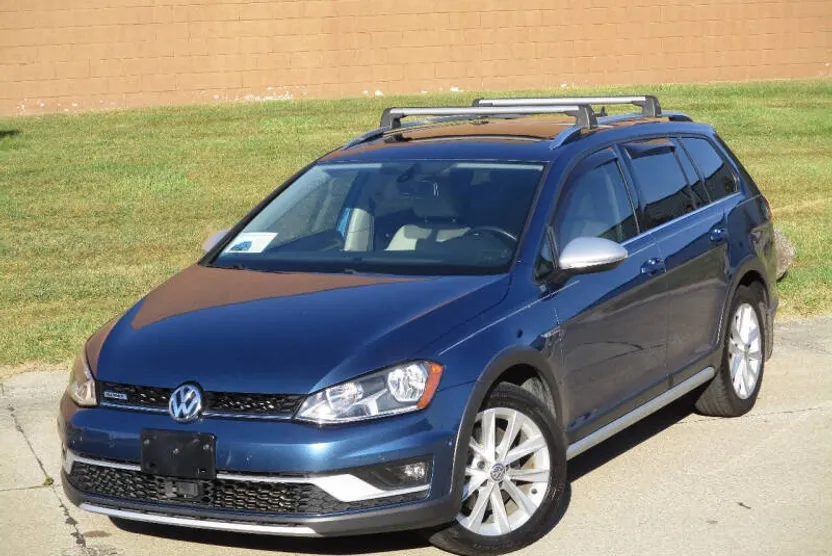 2017 Volkswagen Golf Alltrack TSI SE 4Motion photo 1