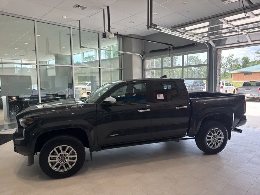 2025 Toyota Tacoma Limited 4x4 Double Cab photo 1