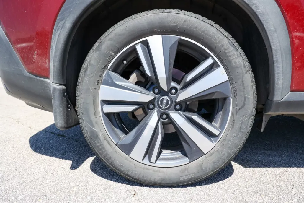 2022 Nissan Rogue SL photo 1