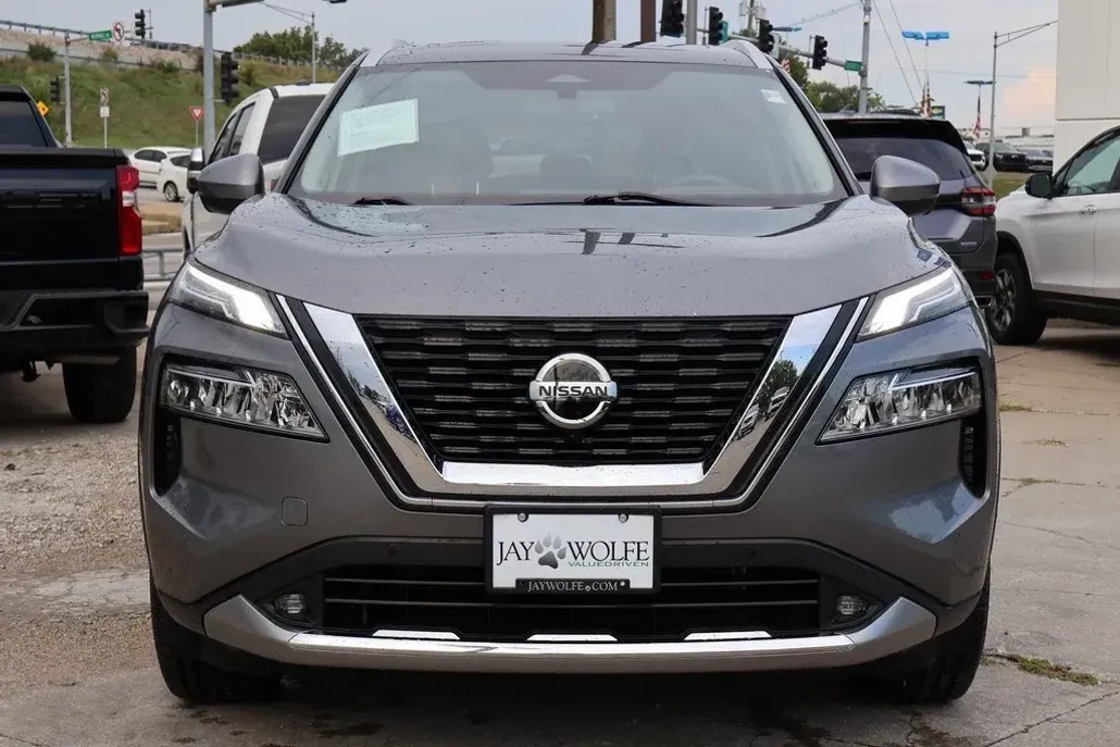 2021 Nissan Rogue Platinum photo 1