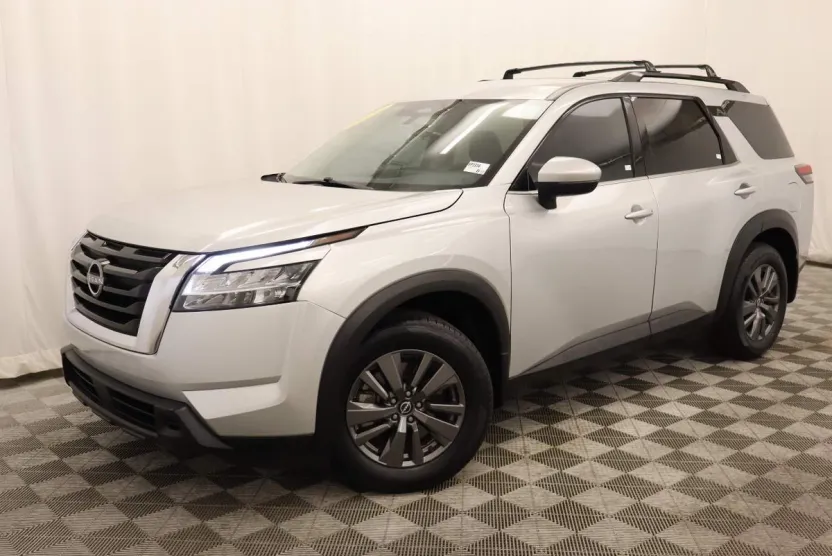 2022 Nissan Pathfinder SV photo 1