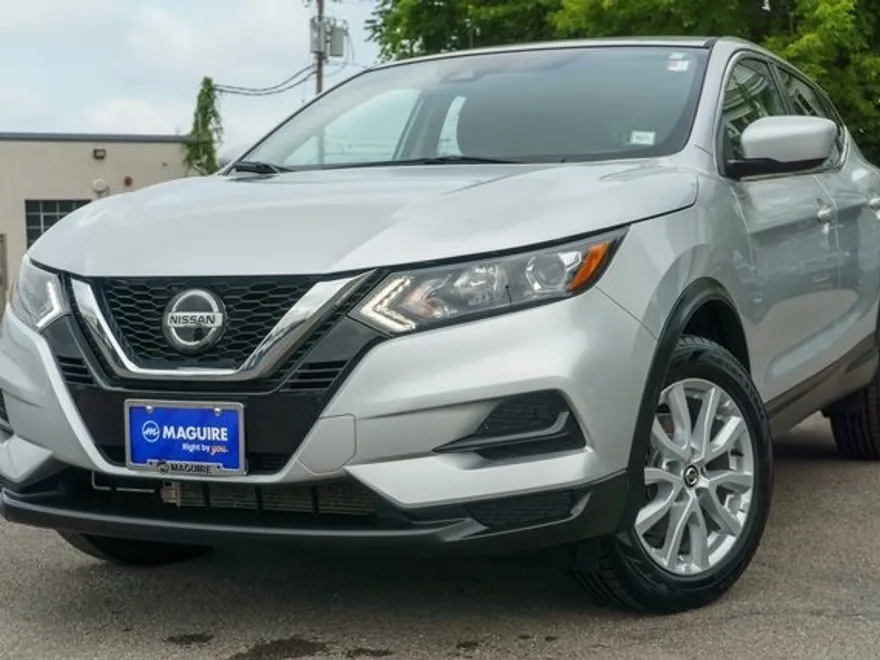 2022 Nissan Rogue Sport S photo 1