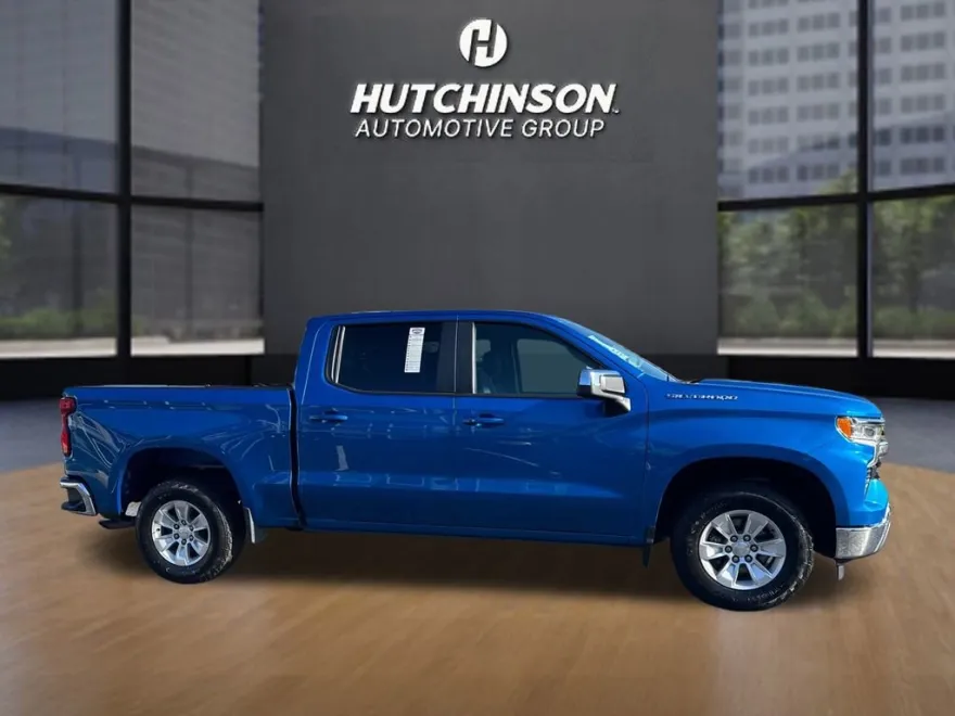 2022 Chevrolet Silverado 1500 LT photo 1