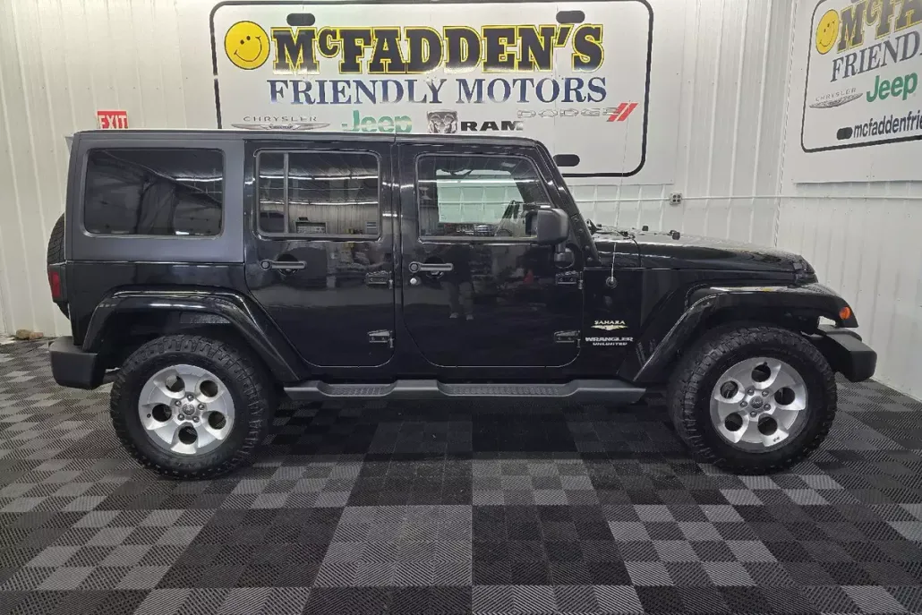 2015 Jeep Wrangler Unlimited Sahara photo 1