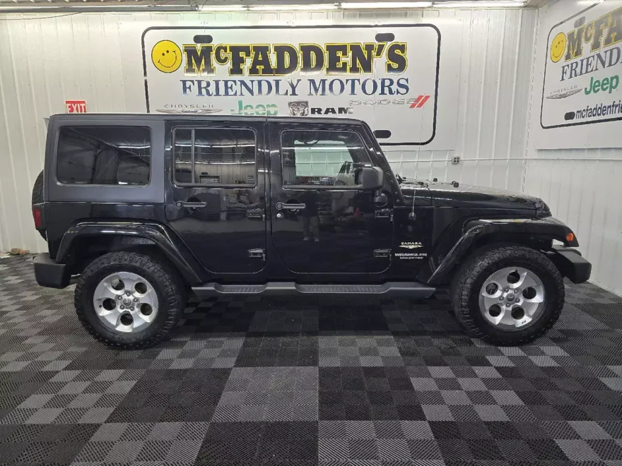 2015 Jeep Wrangler Unlimited Sahara photo 1