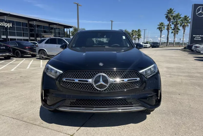 2026 Mercedes Benz GLC 300 photo 1