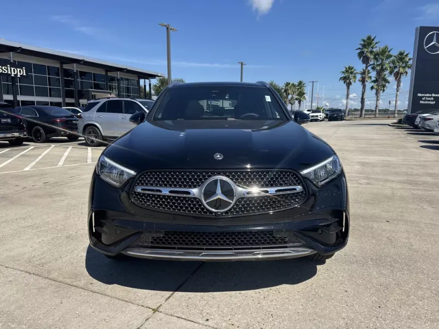 2026 Mercedes Benz GLC 300 photo 1