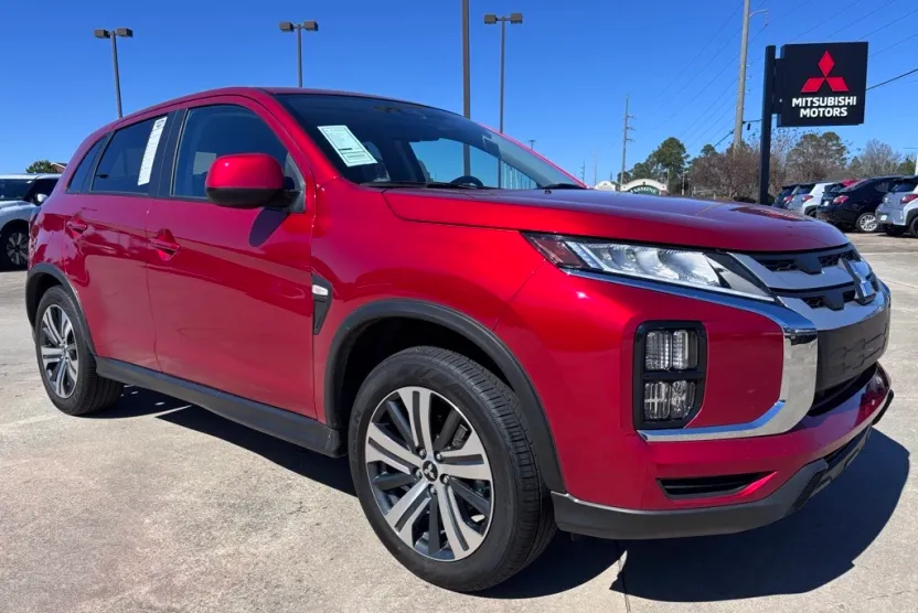 2024 Mitsubishi Outlander Sport ES photo 1