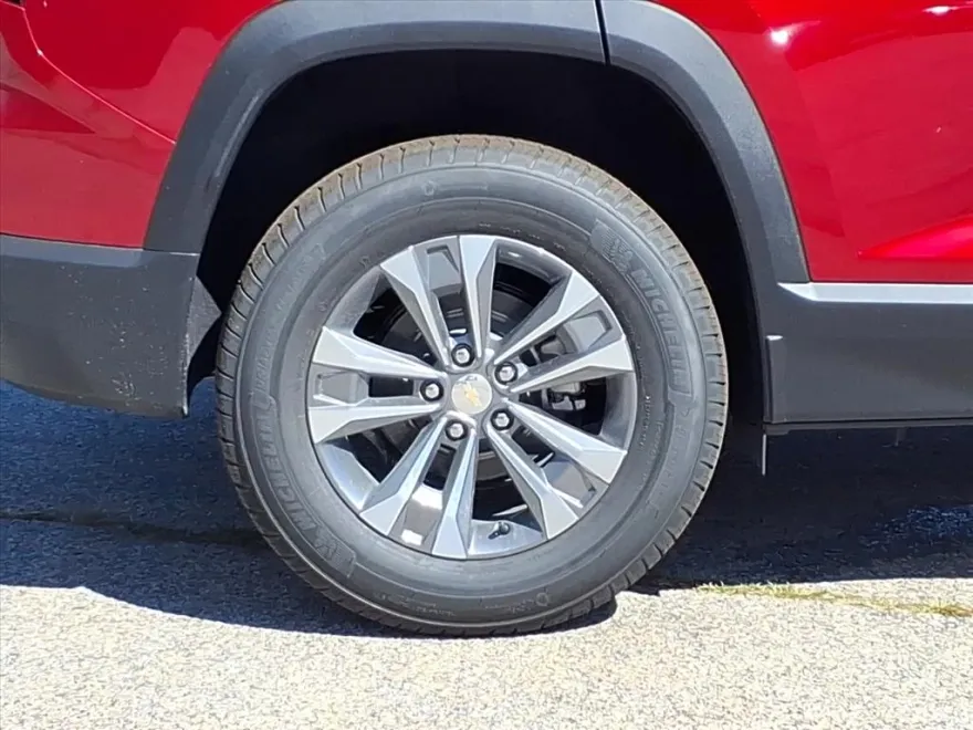 2026 Chevrolet Equinox LT photo 1