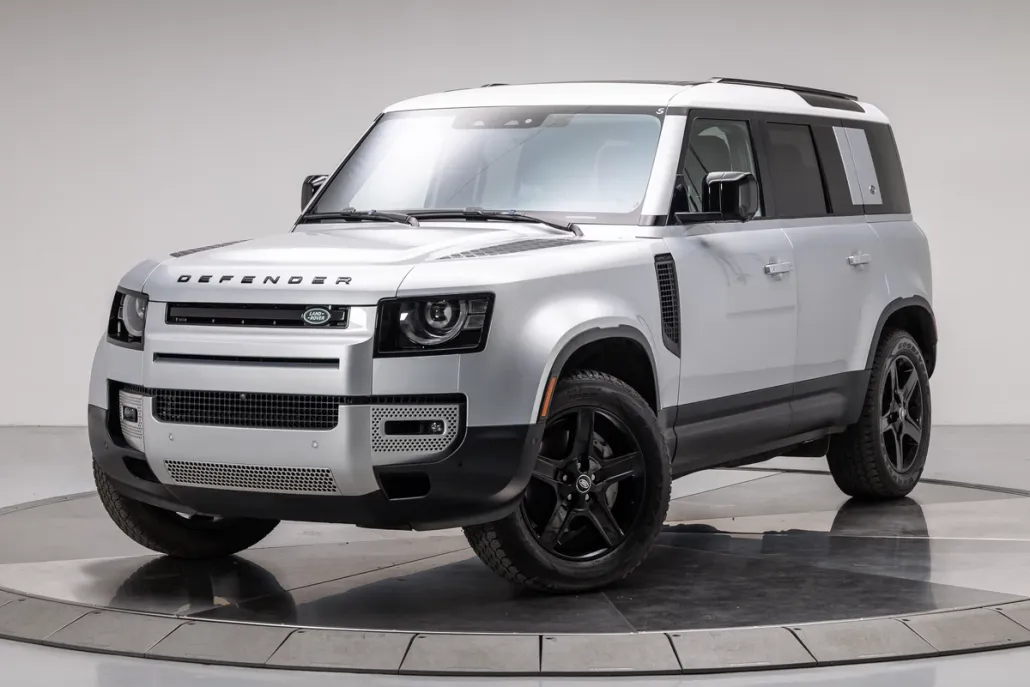 2022 Land Rover Defender 110 SE photo 1
