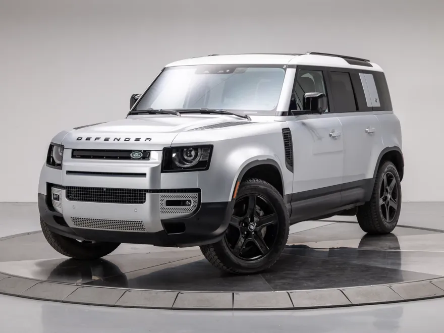 2022 Land Rover Defender 110 SE photo 1