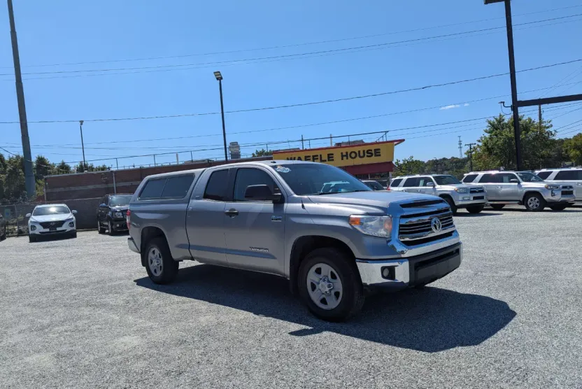 2016 Toyota Tundra SR5 Double Cab photo 1