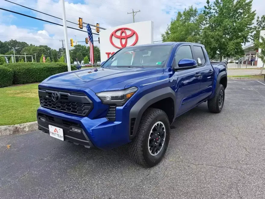 2025 Toyota Tacoma TRD Off-Road Double Cab photo 1