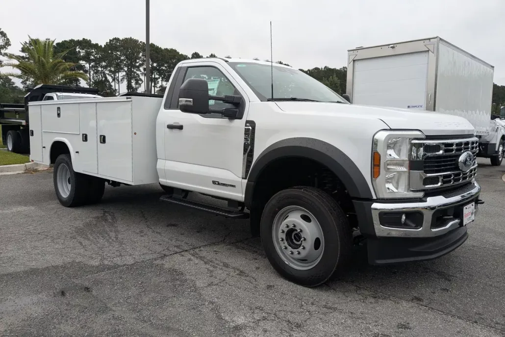 2025 Ford F-550 XL photo 1