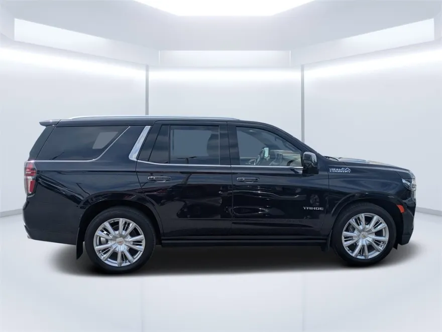 2022 Chevrolet Tahoe High Country photo 1