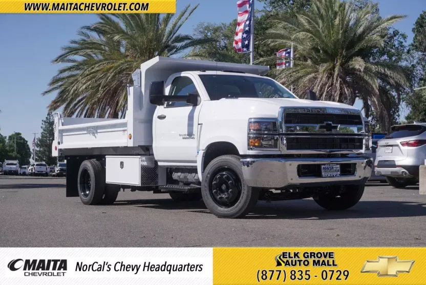 2024 Chevrolet Silverado 5500HD Work Truck photo 1