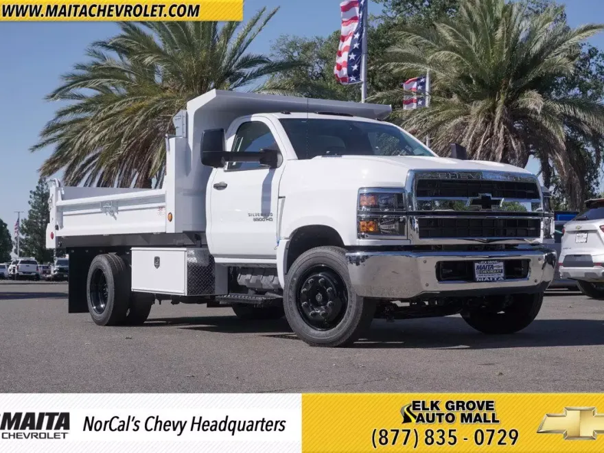 2024 Chevrolet Silverado 5500HD Work Truck photo 1