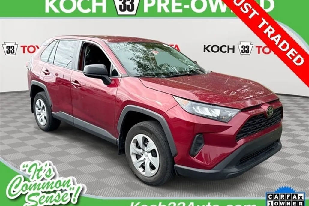 2022 Toyota RAV4 LE photo 1