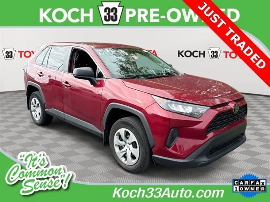 2022 Toyota RAV4 LE photo 1