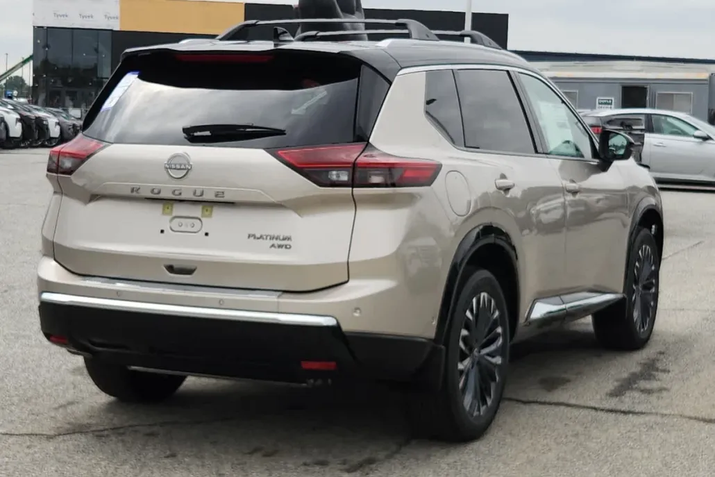 2026 Nissan Rogue Platinum photo 1