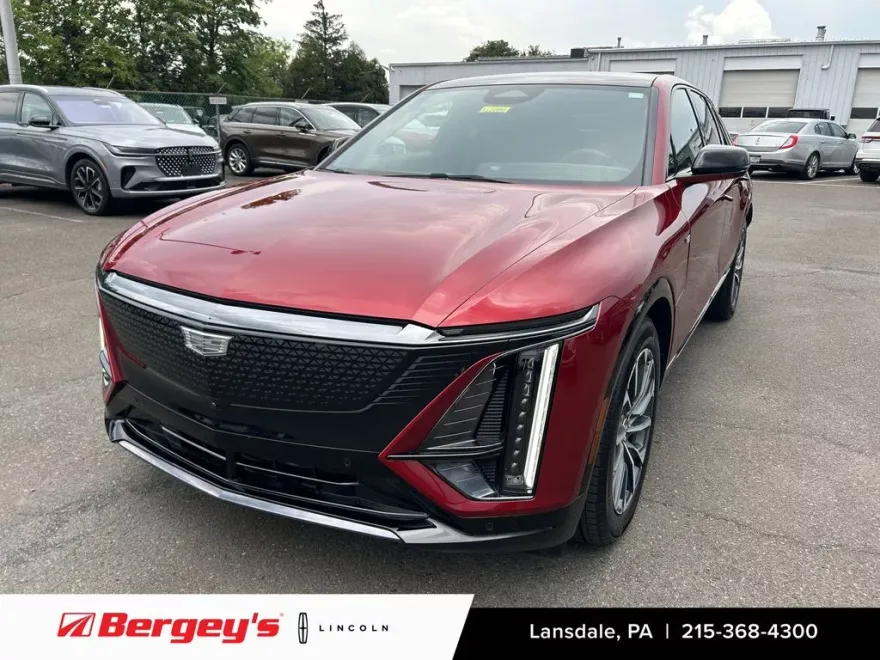 2024 Cadillac Lyriq Sport photo 1