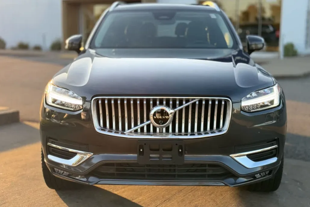 2024 Volvo XC90 Plus photo 1