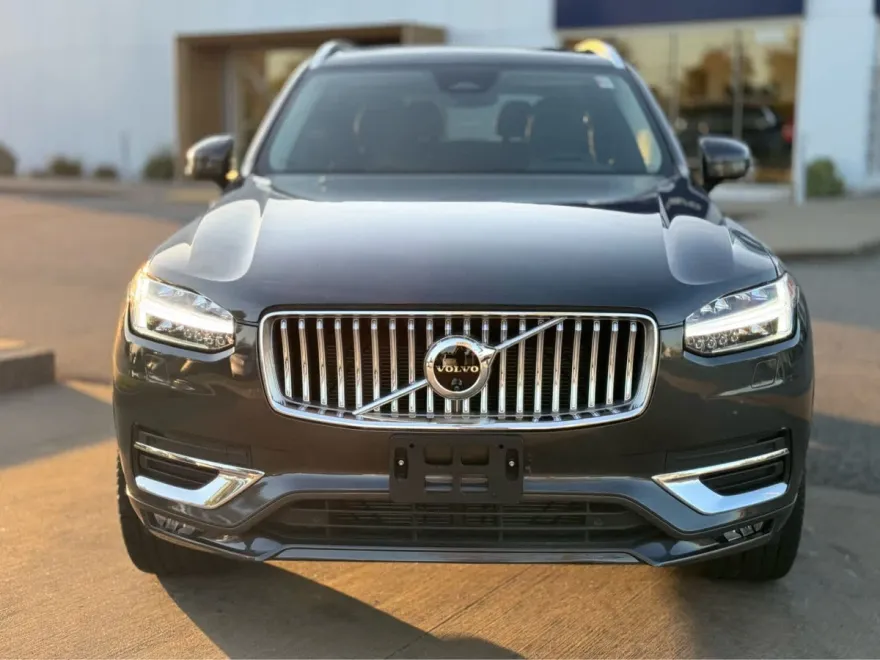 2024 Volvo XC90 Plus photo 1