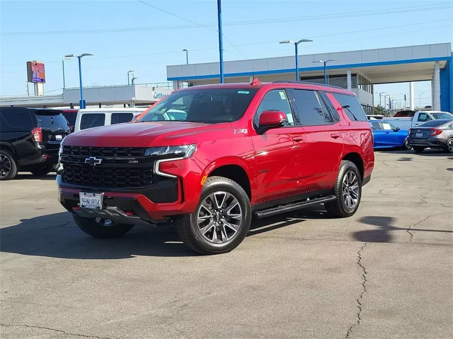 2023 Chevrolet Tahoe Z71 photo 1