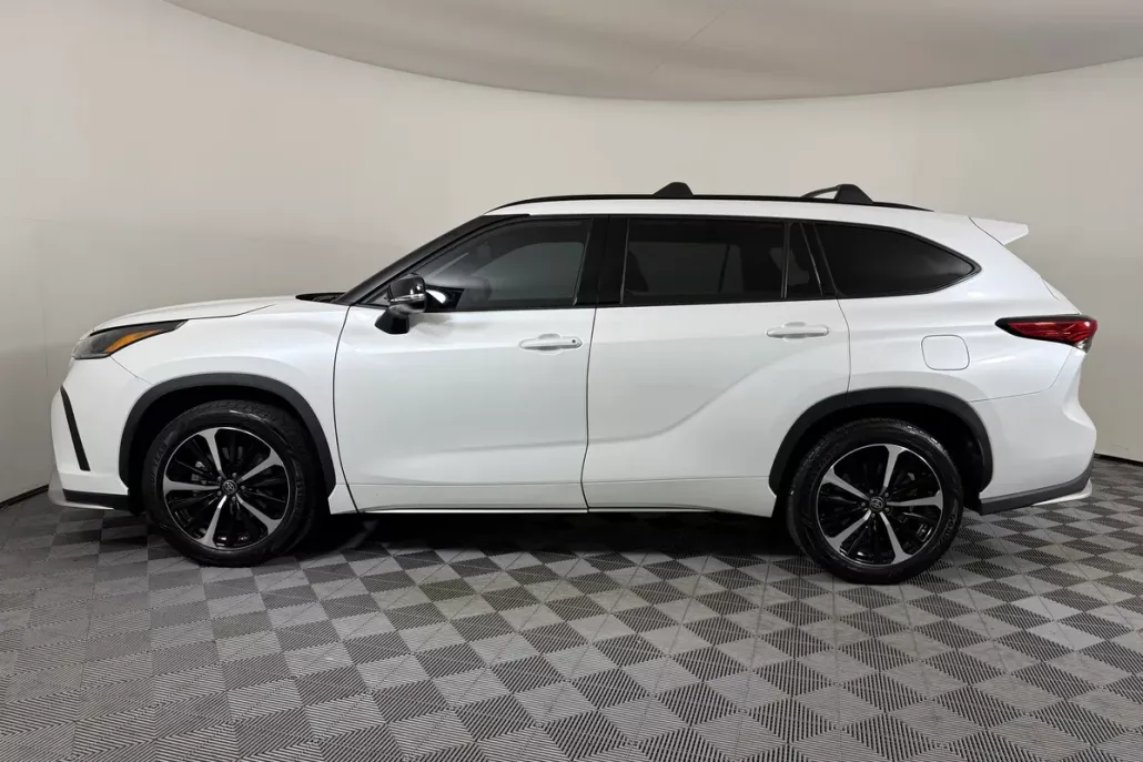 2022 Toyota Highlander XSE photo 1
