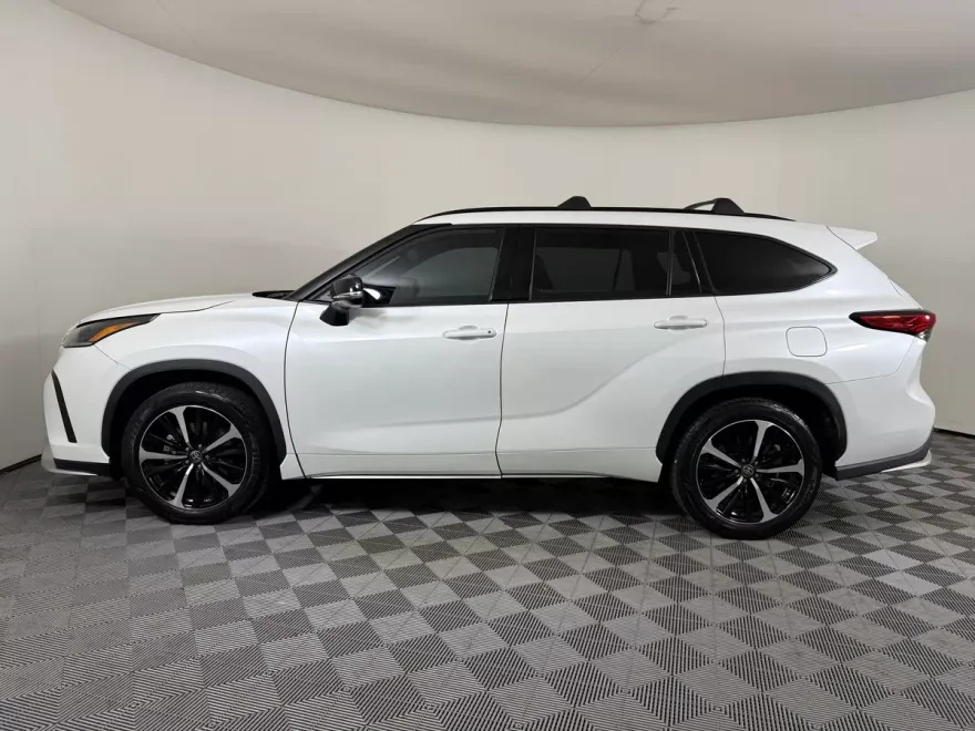 2022 Toyota Highlander XSE photo 1