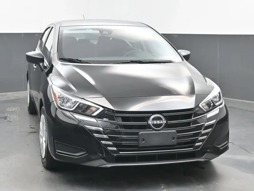 2024 Nissan Versa S photo 1