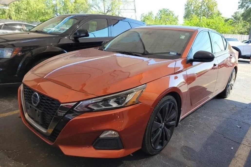 2021 Nissan Altima 2.5 SR photo 1