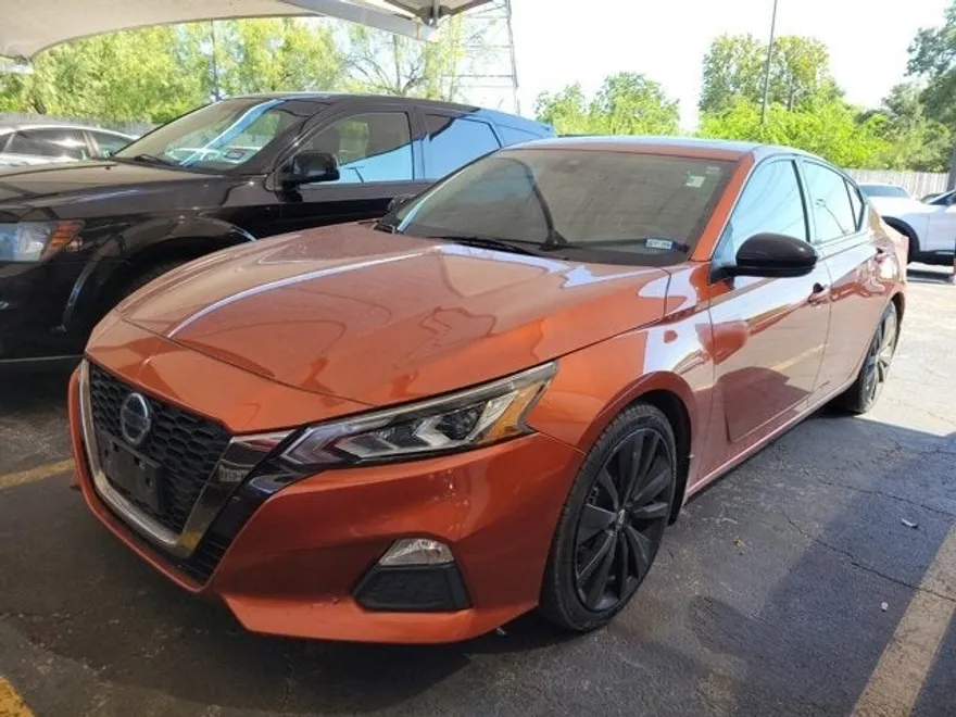 2021 Nissan Altima 2.5 SR photo 1
