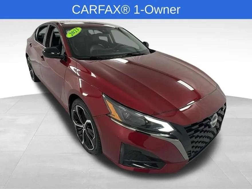 2023 Nissan Altima 2.5 SR photo 1