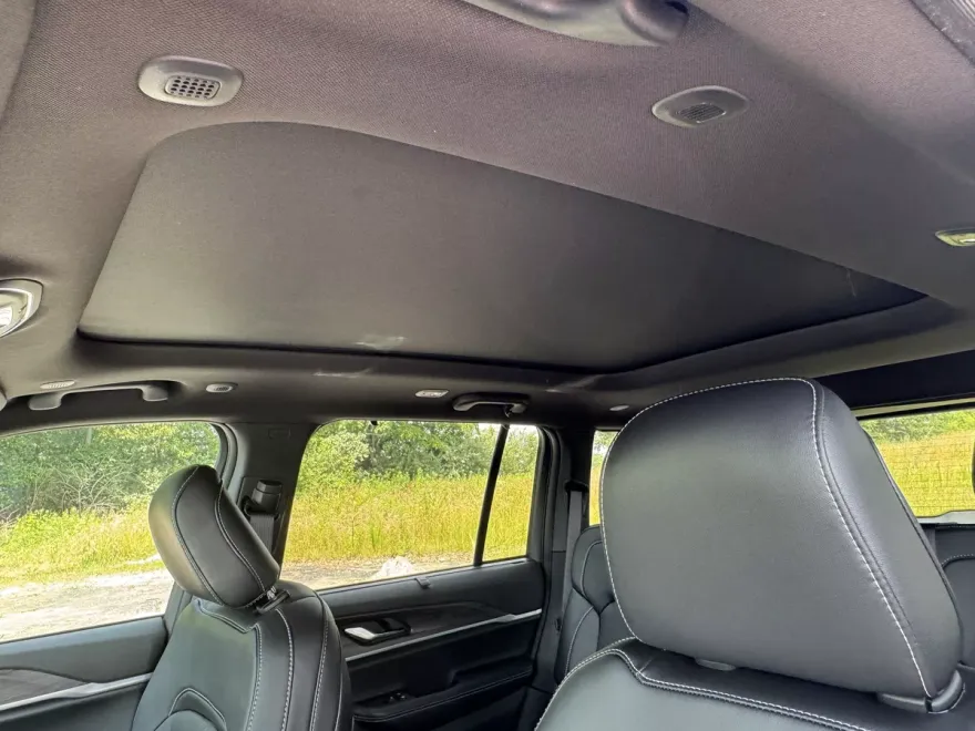 2025 Jeep Grand Cherokee Limited photo 1