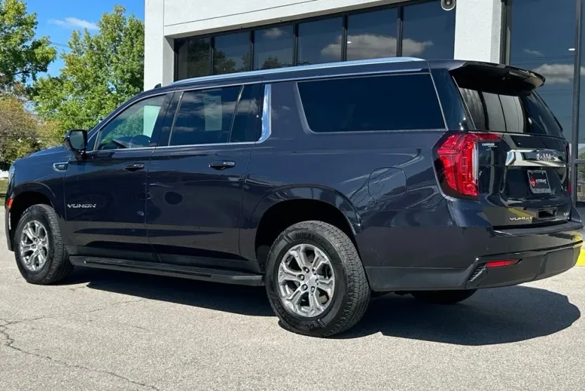 2023 Gmc Yukon XL SLE photo 1