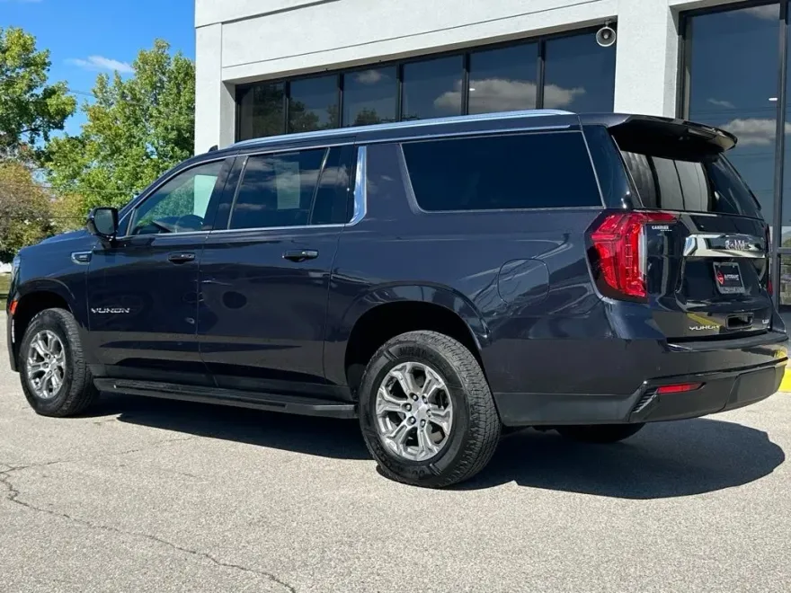 2023 Gmc Yukon XL SLE photo 1