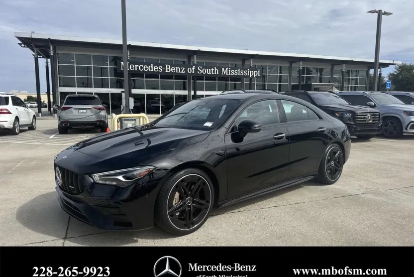 2025 Mercedes Benz CLA 35 AMG 4MATIC photo 1
