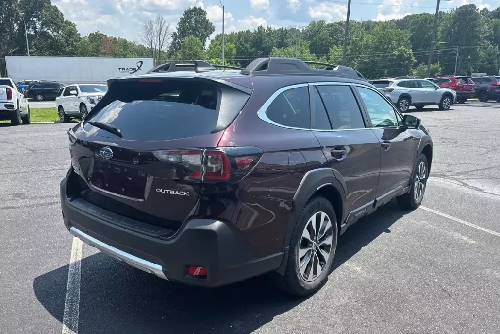 2025 Subaru Outback Limited photo 1