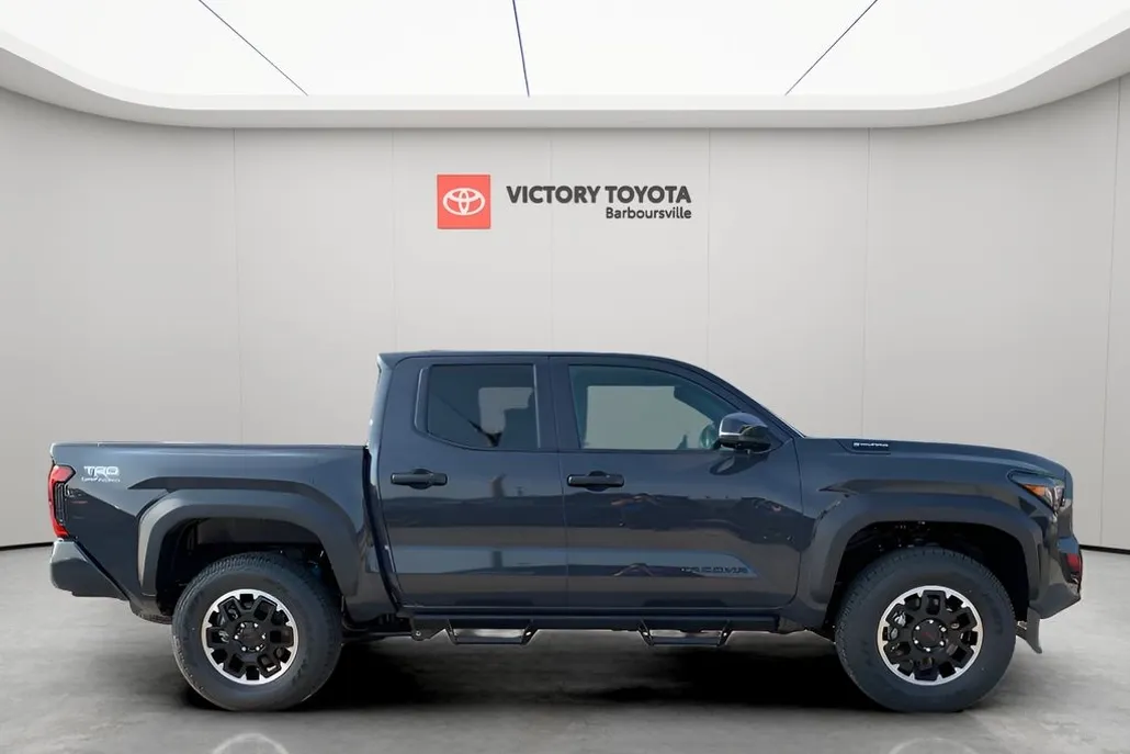 2025 Toyota Tacoma TRD Off-Road 4x4 Double Cab photo 1