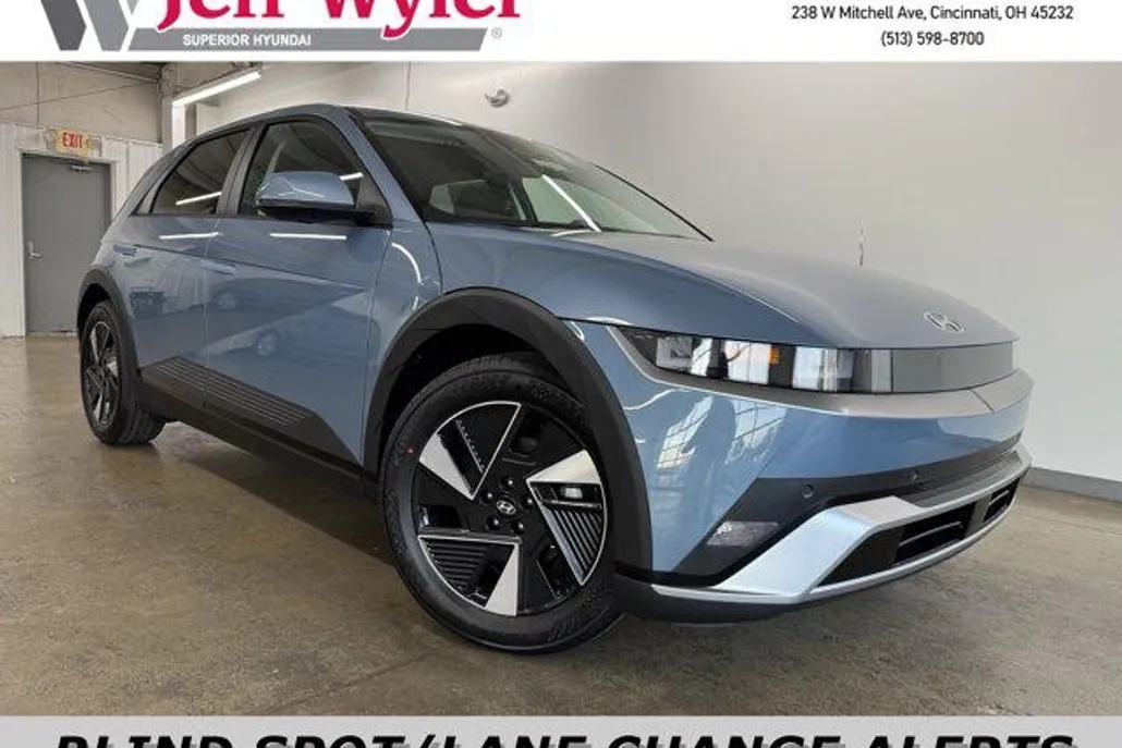 2025 Hyundai Ioniq 5 SE Standard Range photo 1