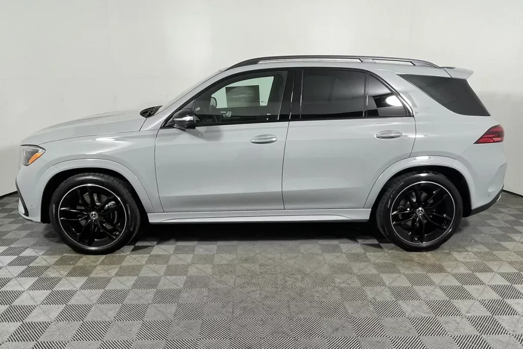 2026 Mercedes Benz GLE 450 4MATIC photo 1