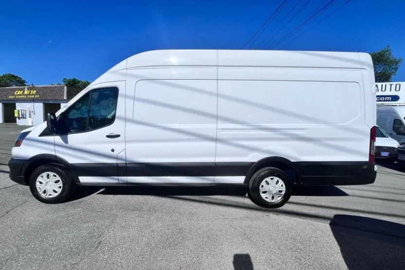 2023 Ford Transit photo 1